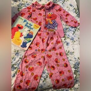 Elmo Toddler Pajama Set - Sesame Street
Size: 2T